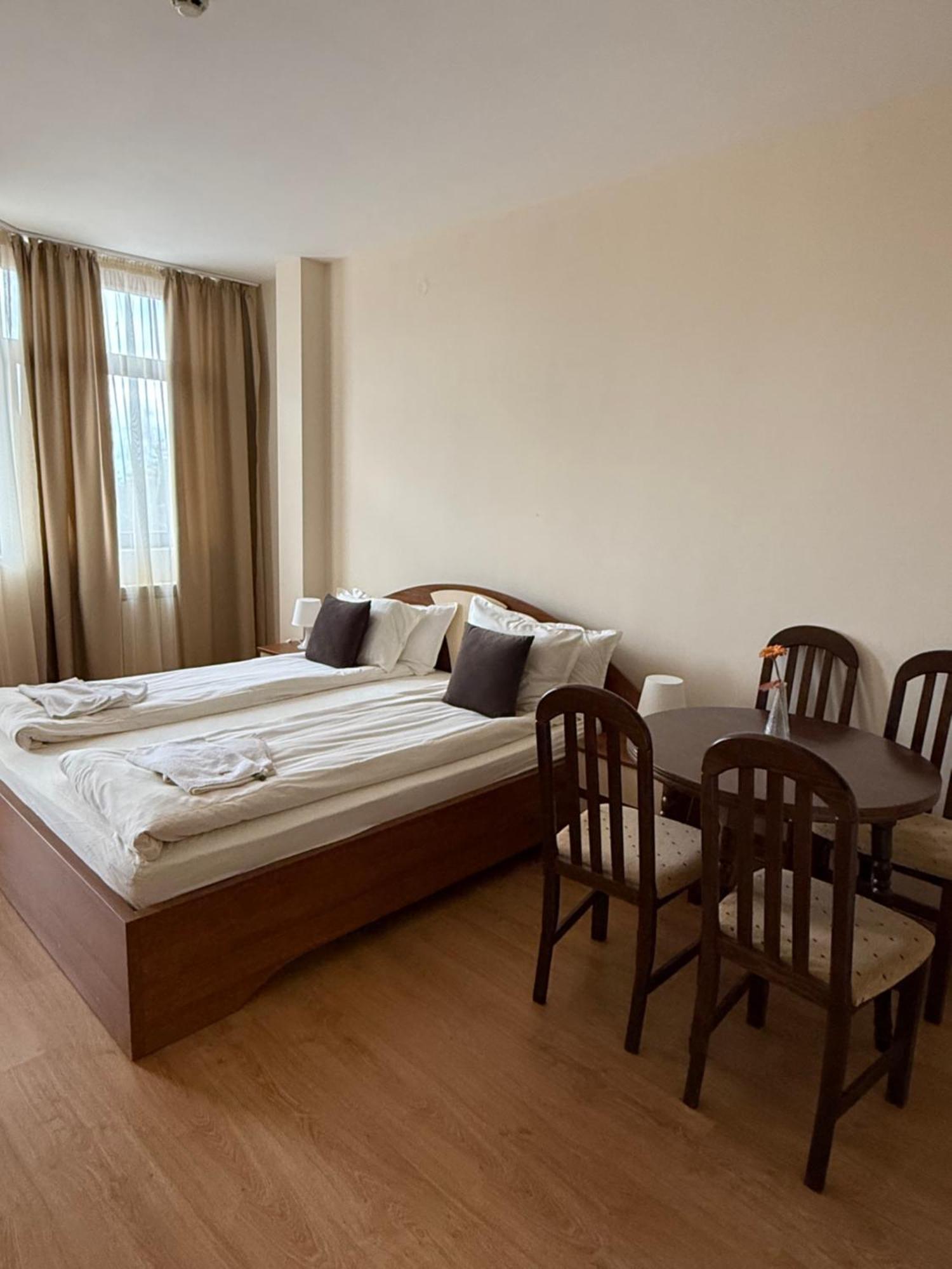 Pm Services Flora Apartments Boroveț Exterior foto